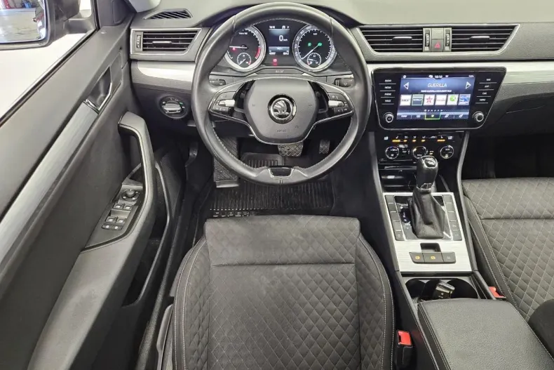 Skoda Superb din 2021 cu 65.000 km - oferta SKO137923 - foto 5