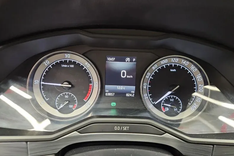 Skoda Superb din 2021 cu 65.000 km - oferta SKO137923 - foto 6