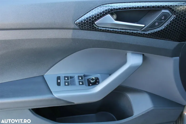 Volkswagen T-Cross din 2021 cu 68.908 km - oferta VOL137931 - foto 9