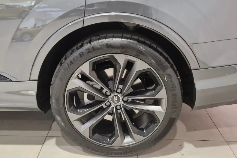 Audi Q7 din 2024 cu 5.000 km - oferta AUD137935 - foto 10