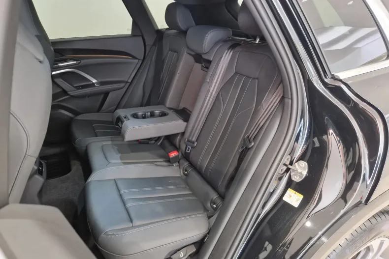 Audi Q5 din 2025 cu 5.000 km - oferta AUD137936 - foto 7