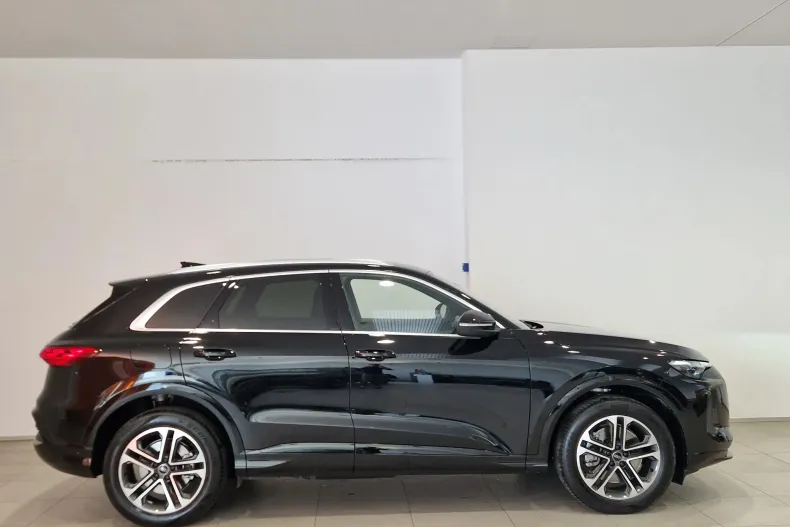 Audi Q5 din 2025 cu 5.000 km - oferta AUD137936 - foto 28