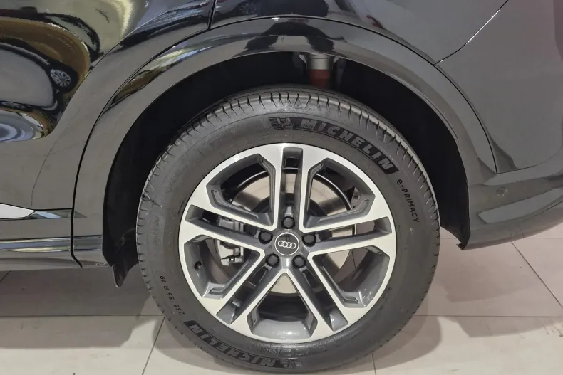 Audi Q5 din 2025 cu 5.000 km - oferta AUD137937 - foto 10