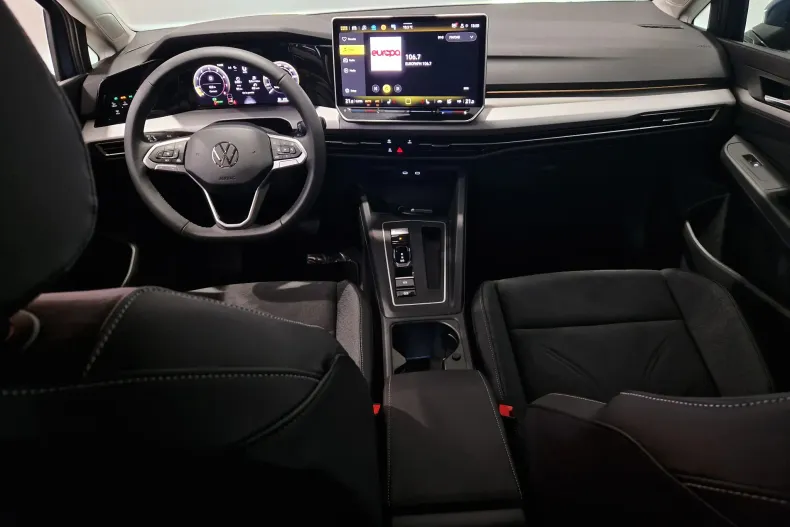 Volkswagen Golf din 2025 cu 5.000 km - oferta VOL137940 - foto 12