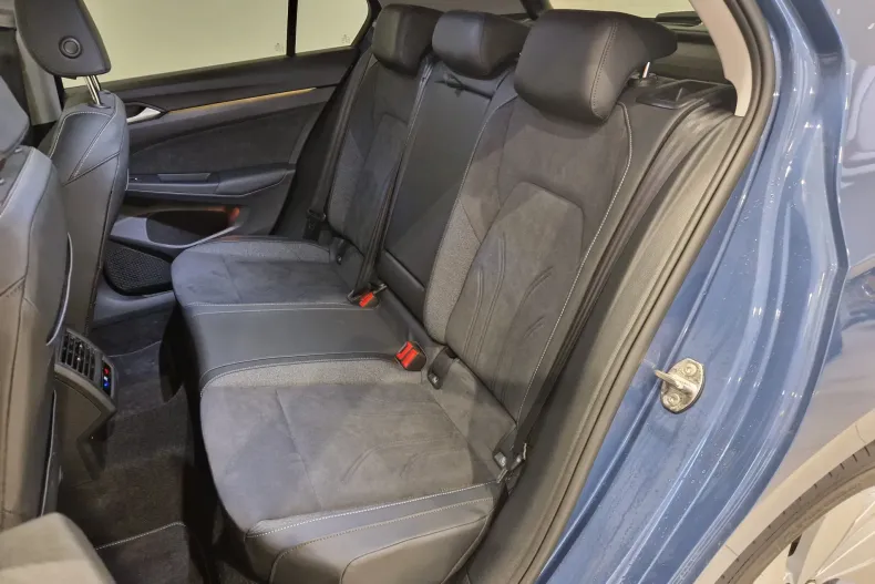 Volkswagen Golf din 2025 cu 5.000 km - oferta VOL137940 - foto 14