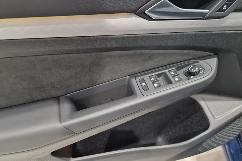 Volkswagen Golf din 2025 cu 5.000 km - oferta VOL137940 - foto 15