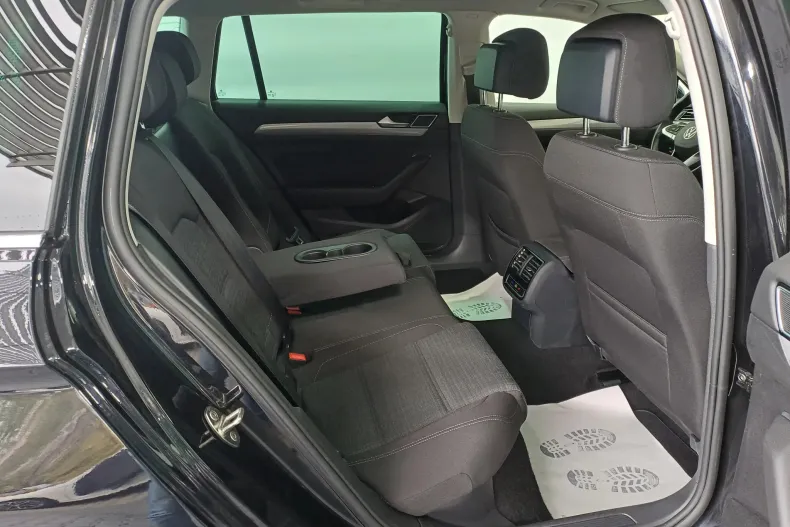 Volkswagen Passat din 2022 cu 116.647 km - oferta VOL137946 - foto 31