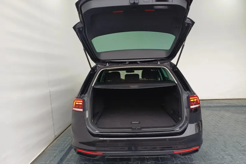 Volkswagen Passat din 2022 cu 116.647 km - oferta VOL137946 - foto 34