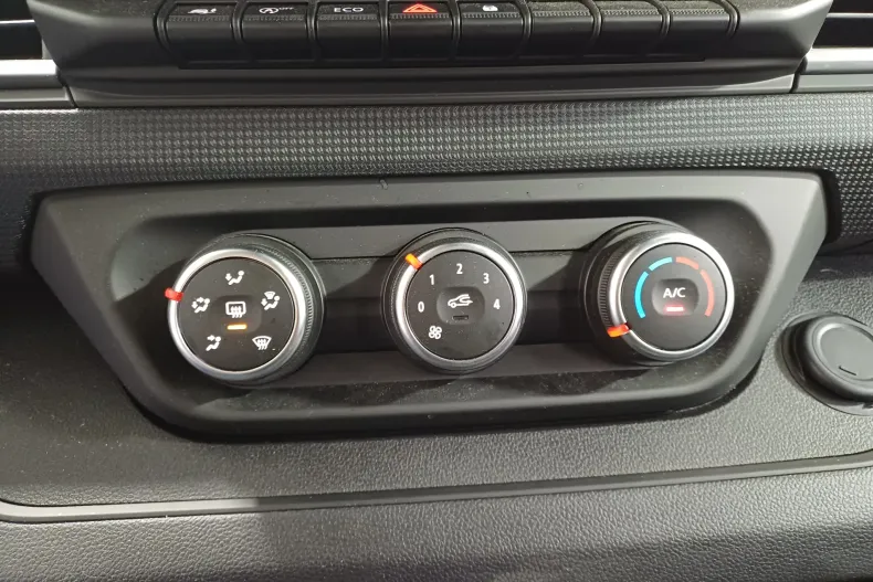 Renault Trafic din 2024 cu 13.111 km - oferta REN137947 - foto 13