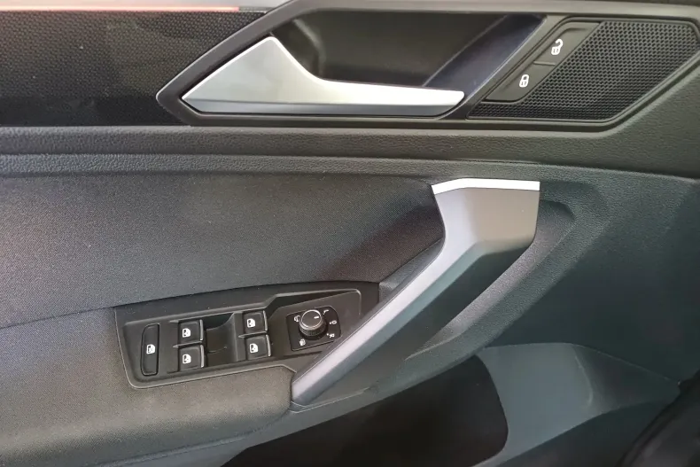 Volkswagen Tiguan din 2023 cu 63.300 km - oferta VOL137949 - foto 9