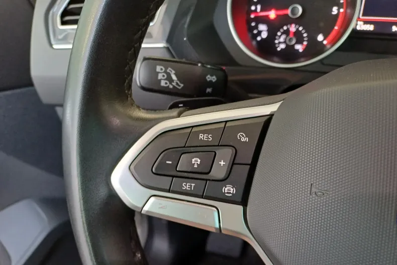 Volkswagen Tiguan din 2023 cu 63.300 km - oferta VOL137949 - foto 12