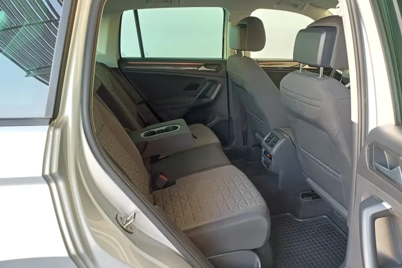 Volkswagen Tiguan din 2023 cu 63.300 km - oferta VOL137949 - foto 31