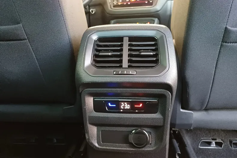 Volkswagen Tiguan din 2023 cu 63.300 km - oferta VOL137949 - foto 32