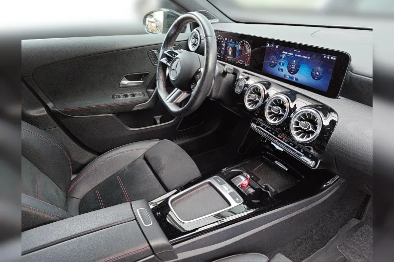 Mercedes-Benz A din 2024 cu 19.000 km - oferta MER137969 - foto 10