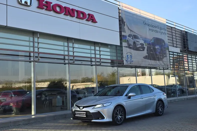 Toyota Camry din 2022 cu 41.872 km - oferta TOY137985 - foto 1
