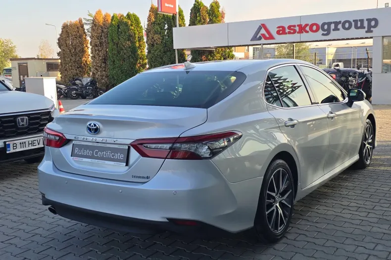 Toyota Camry din 2022 cu 41.872 km - oferta TOY137985 - foto 4