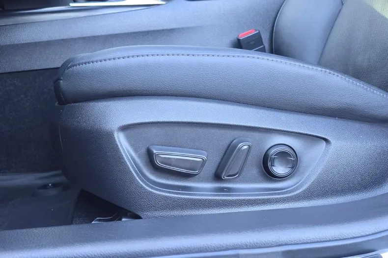 Toyota Camry din 2022 cu 41.872 km - oferta TOY137985 - foto 10