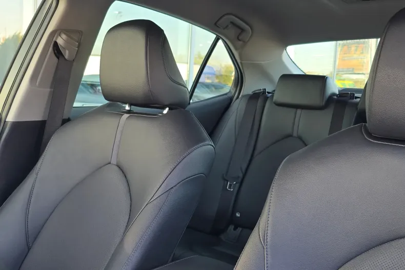 Toyota Camry din 2022 cu 41.872 km - oferta TOY137985 - foto 18