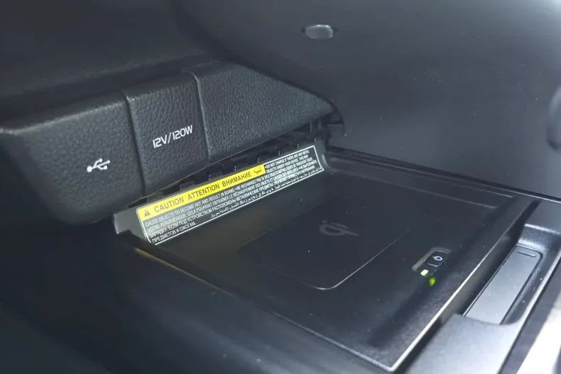 Toyota Camry din 2022 cu 41.872 km - oferta TOY137985 - foto 21