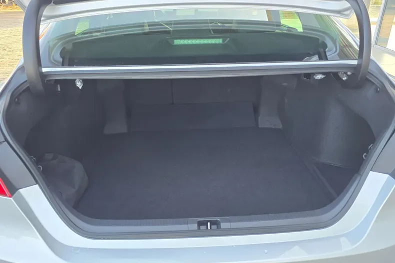 Toyota Camry din 2022 cu 41.872 km - oferta TOY137985 - foto 22