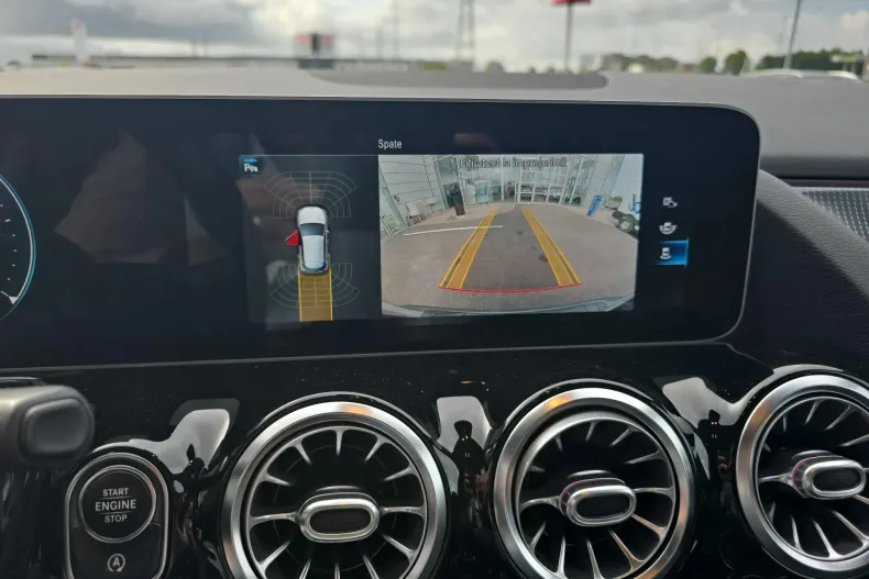 Mercedes-Benz GLA din 2020 cu 70.749 km - oferta MER138082 - foto 16