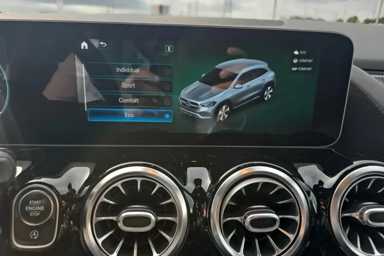 Mercedes-Benz GLA din 2020 cu 70.749 km - oferta MER138082 - foto 25