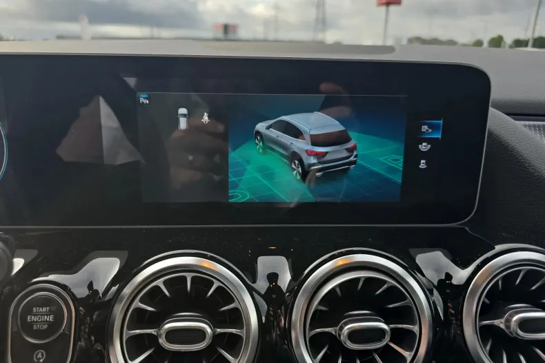 Mercedes-Benz GLA din 2020 cu 70.749 km - oferta MER138082 - foto 26