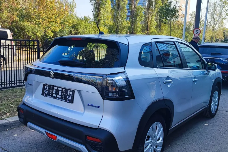 Suzuki SX4 din 2024 cu 0 km - oferta SUZ138110 - foto 9