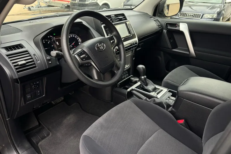 Toyota Land Cruiser din 2023 cu 29.900 km - oferta TOY138141 - foto 7