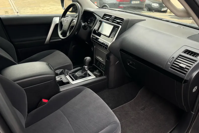 Toyota Land Cruiser din 2023 cu 29.900 km - oferta TOY138141 - foto 10