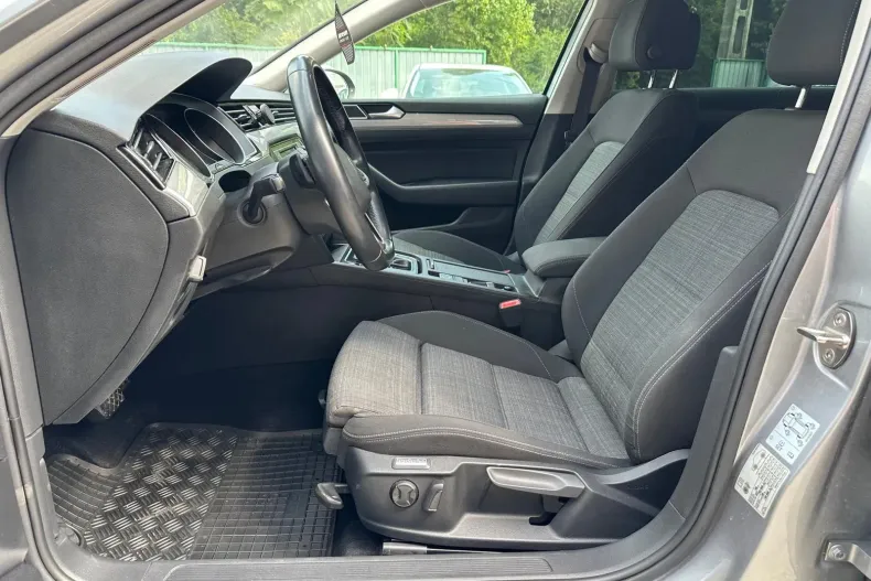 Volkswagen Passat din 2020 cu 103.709 km - oferta VOL138225 - foto 11