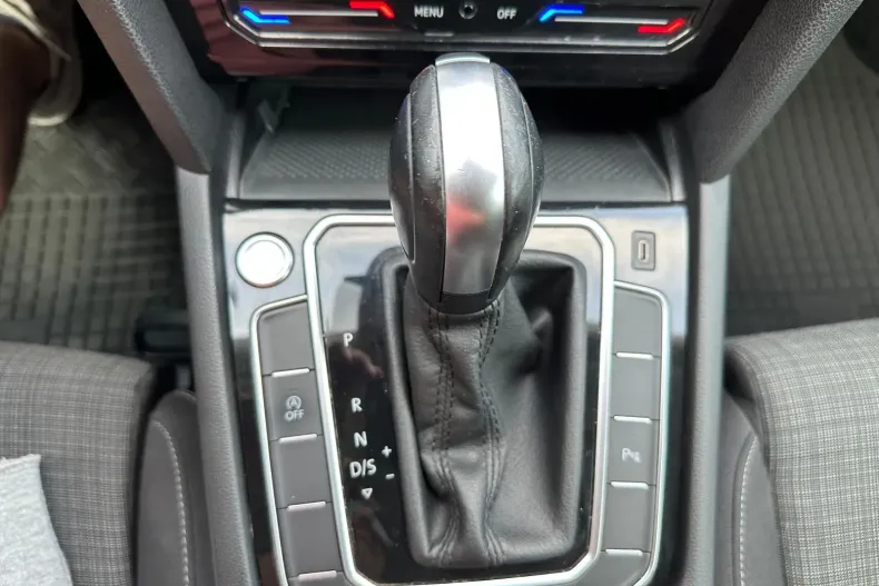 Volkswagen Passat din 2020 cu 103.709 km - oferta VOL138225 - foto 22