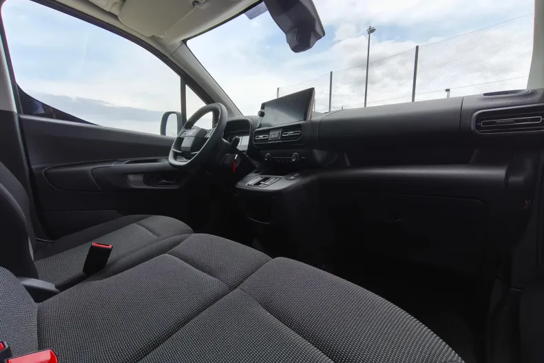 Toyota Proace din 2024 cu 890 km - oferta TOY138236 - foto 7