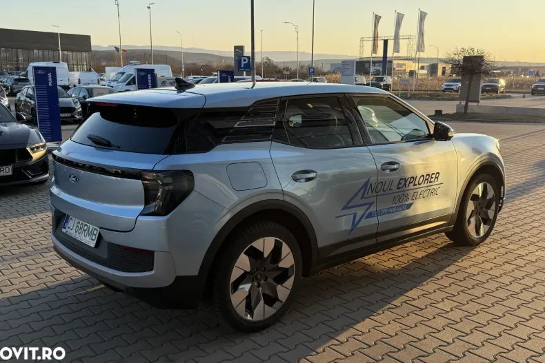 Ford Explorer din 2024 cu 7.500 km - oferta FOR138263 - foto 4