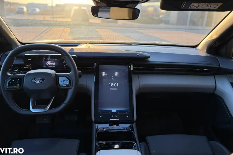 Ford Explorer din 2024 cu 7.500 km - oferta FOR138263 - foto 7