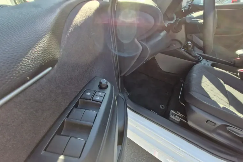 Toyota Yaris din 2024 cu 3.300 km - oferta TOY138275 - foto 13