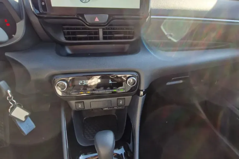 Toyota Yaris din 2024 cu 3.300 km - oferta TOY138275 - foto 15