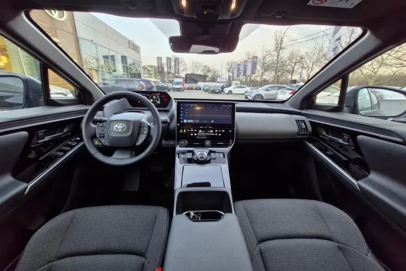 Toyota bZ4X din 2024 cu 1.700 km - oferta TOY138276 - foto 13