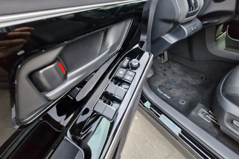 Toyota bZ4X din 2024 cu 1.700 km - oferta TOY138276 - foto 14