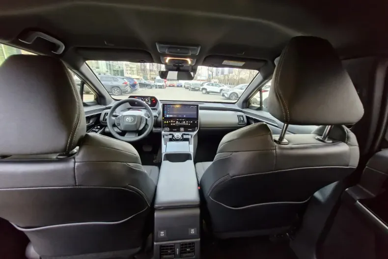 Toyota bZ4X din 2024 cu 1.700 km - oferta TOY138276 - foto 22