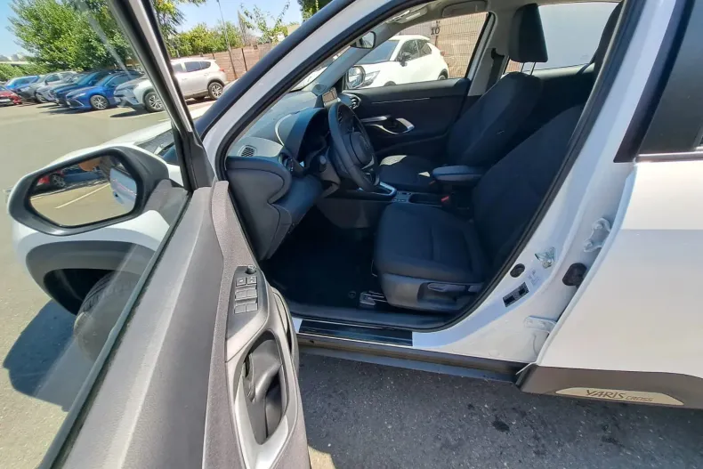 Toyota Yaris Cross din 2024 cu 2 km - oferta TOY138278 - foto 9