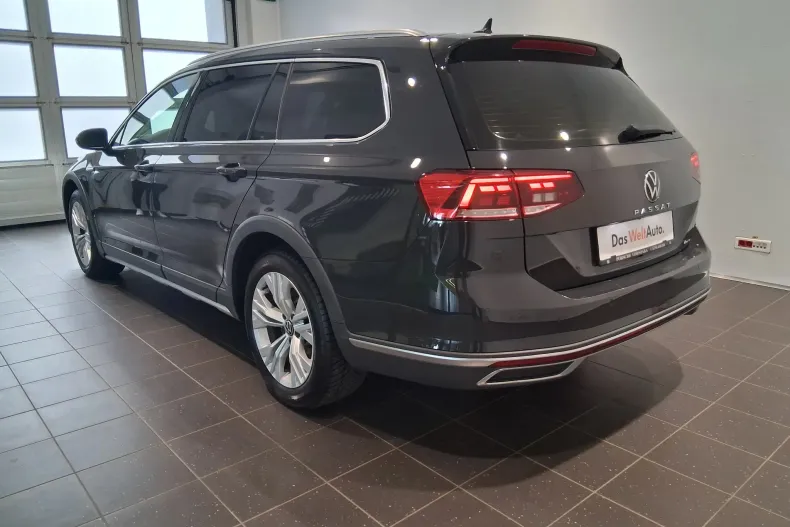 Volkswagen Passat din 2021 cu 113.098 km - oferta VOL138297 - foto 10