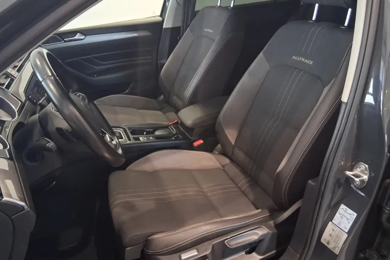 Volkswagen Passat din 2021 cu 113.098 km - oferta VOL138297 - foto 15