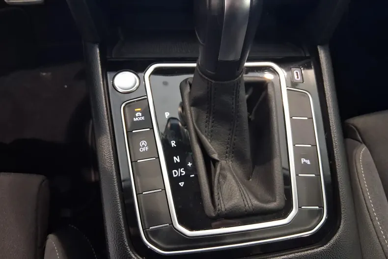 Volkswagen Passat din 2021 cu 113.098 km - oferta VOL138297 - foto 22