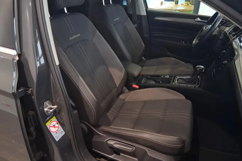 Volkswagen Passat din 2021 cu 113.098 km - oferta VOL138297 - foto 36