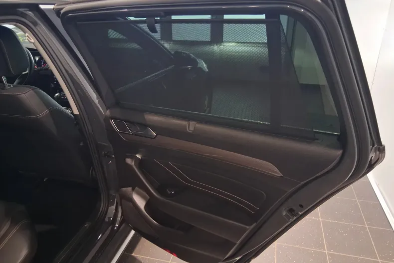 Volkswagen Passat din 2021 cu 113.098 km - oferta VOL138297 - foto 39