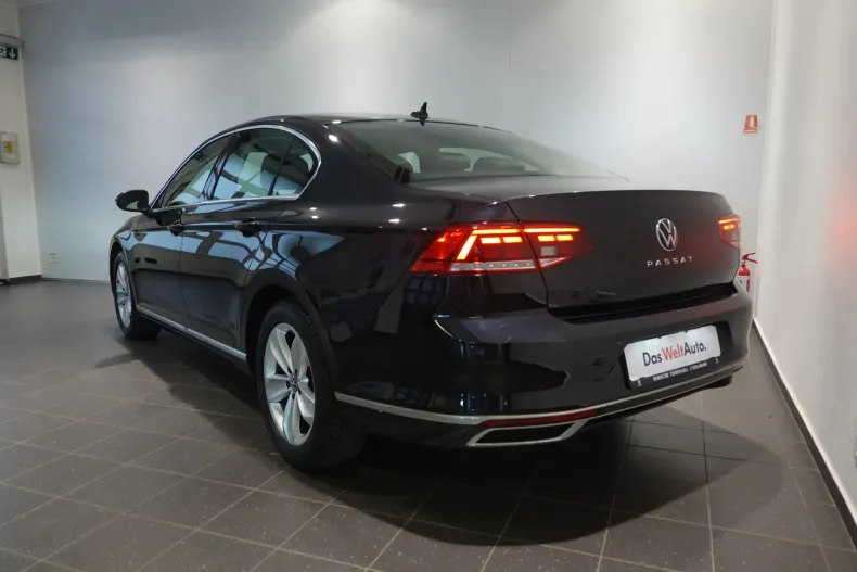 Volkswagen Passat din 2021 cu 81.122 km - oferta VOL138298 - foto 3