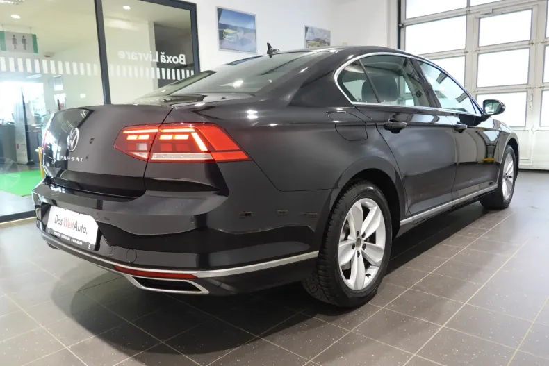 Volkswagen Passat din 2021 cu 81.122 km - oferta VOL138298 - foto 9