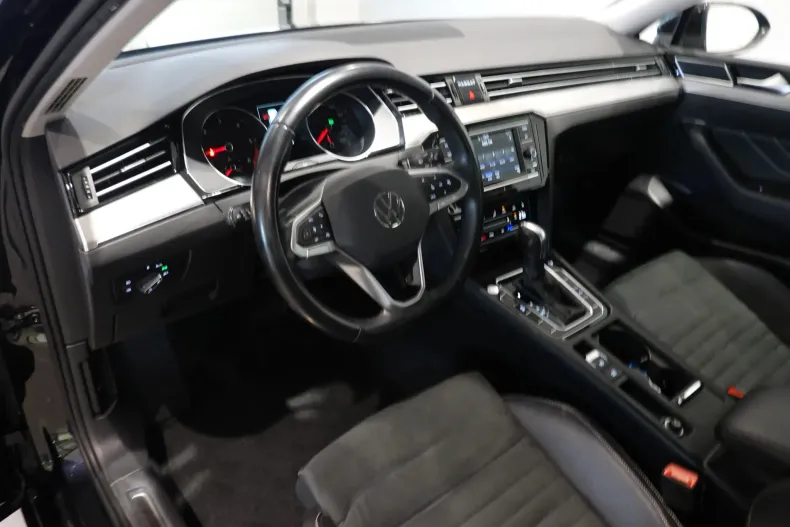 Volkswagen Passat din 2021 cu 81.122 km - oferta VOL138298 - foto 15