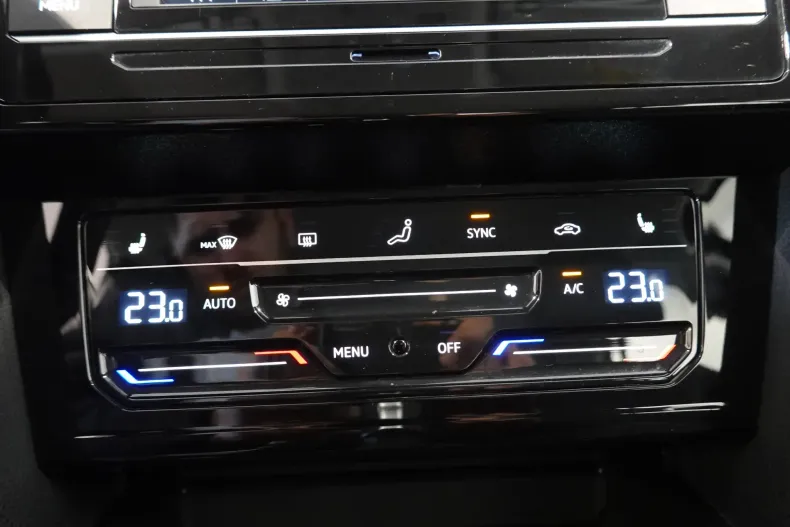 Volkswagen Passat din 2021 cu 81.122 km - oferta VOL138298 - foto 21